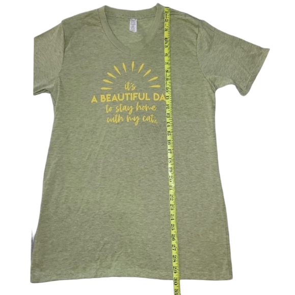 "It's A Beautiful Day To Stay Home With My Cat" Tee Green & Yellow Size Medium - Picture 5 of 7